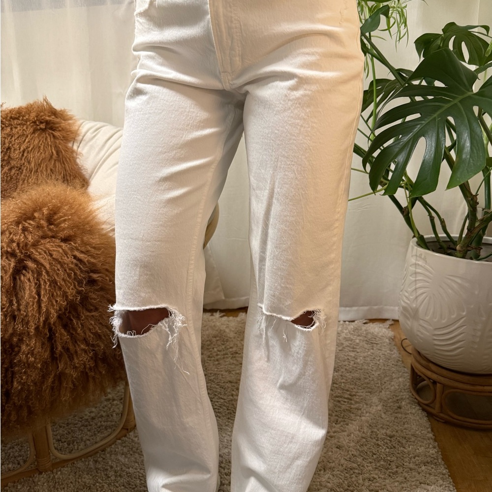 Abercrombie & Fitch White Distressed Straight Leg Jeans - Picture 7 of 8